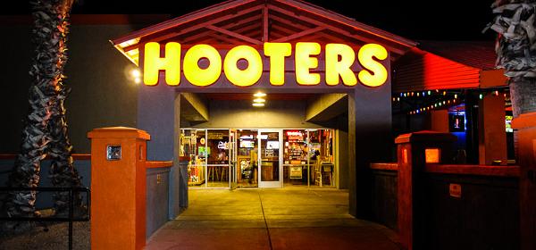 Hooters Tucson